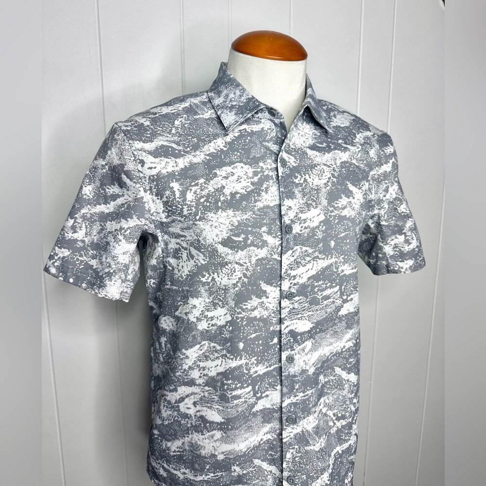 Lululemon Mens Airing Easy Short Sleeve Shirt - Picture 3 of 12